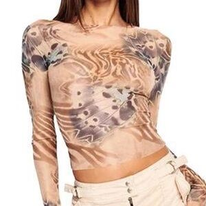 IZAR I.AM.GIA Long Sleeve Top Mesh Beige Butterfly Pattern